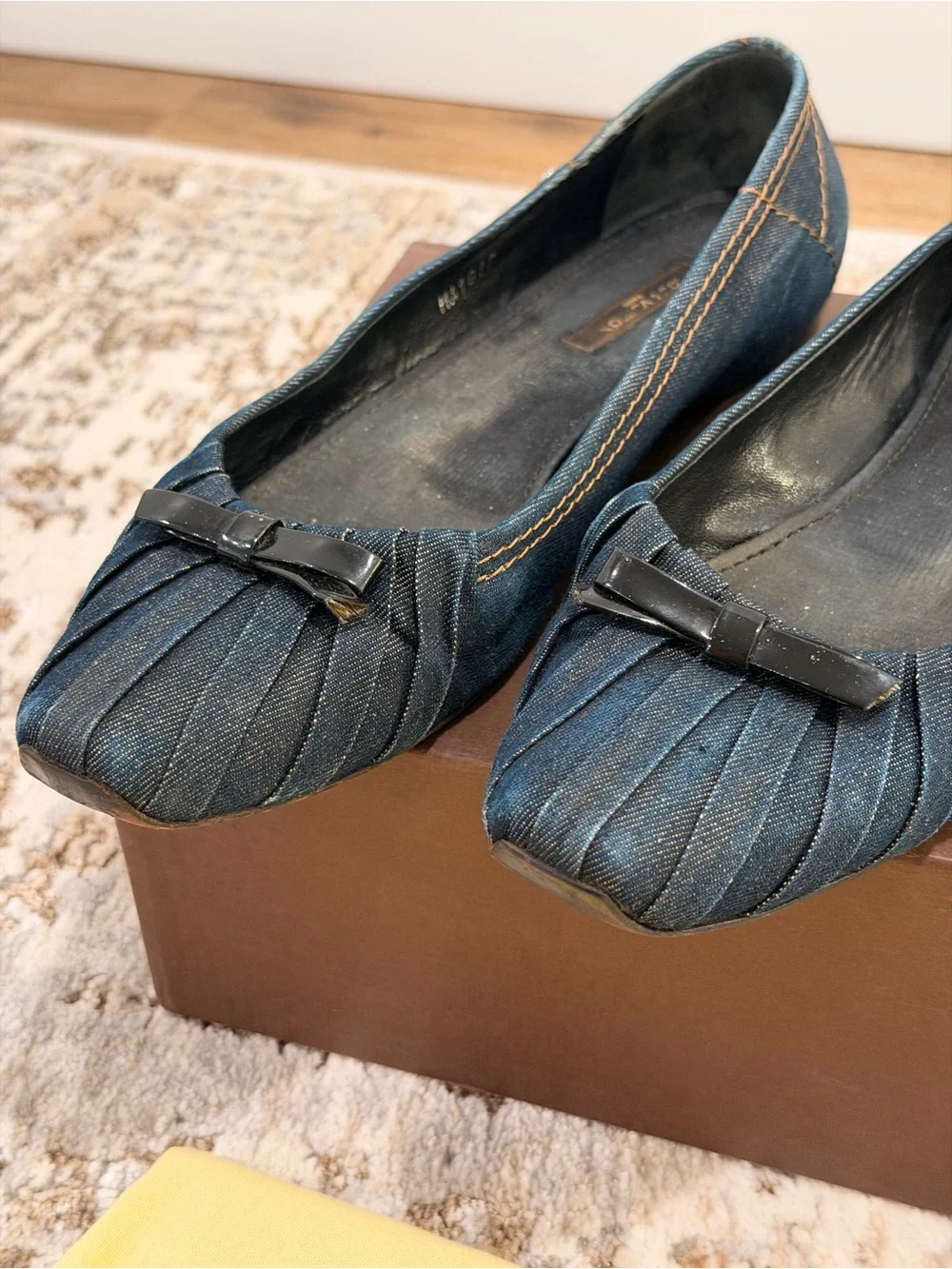 Pre-owned Louis Vuitton Denim Bow Accents Flats EU Size 39.5